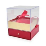 boîte à cadeau rouge