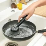 brosse nettoyage à vaisselle avec distributeur de détergent wohn&lebe