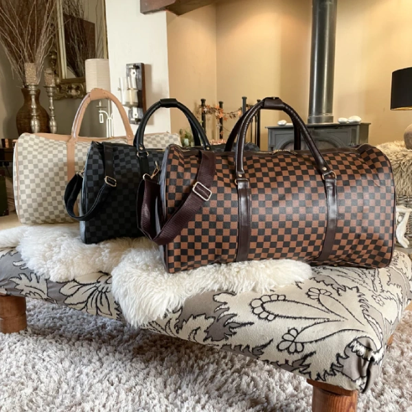 sac de voyage chic keepall damier ébène motif carreaux en cuir pu