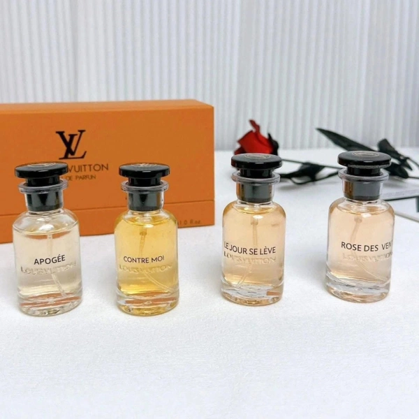 coffret de parfums louis vuitton 4en1 Rose des Vents, Apogée, Contre Moi et Le Jour Se Lève 30ml