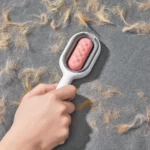 Peigne d'Épilation et Brosse de Toilettage 4en1 pour Animaux avec Réservoir d'Eau – Image 3